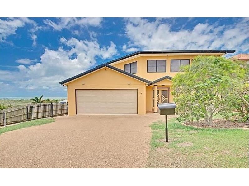 7 Samoa Street, Pacific Heights QLD 4703